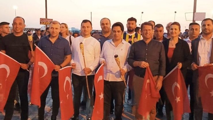 SAMANDAĞ HALKI CUMHURİYETE SAHİP ÇIKTI   